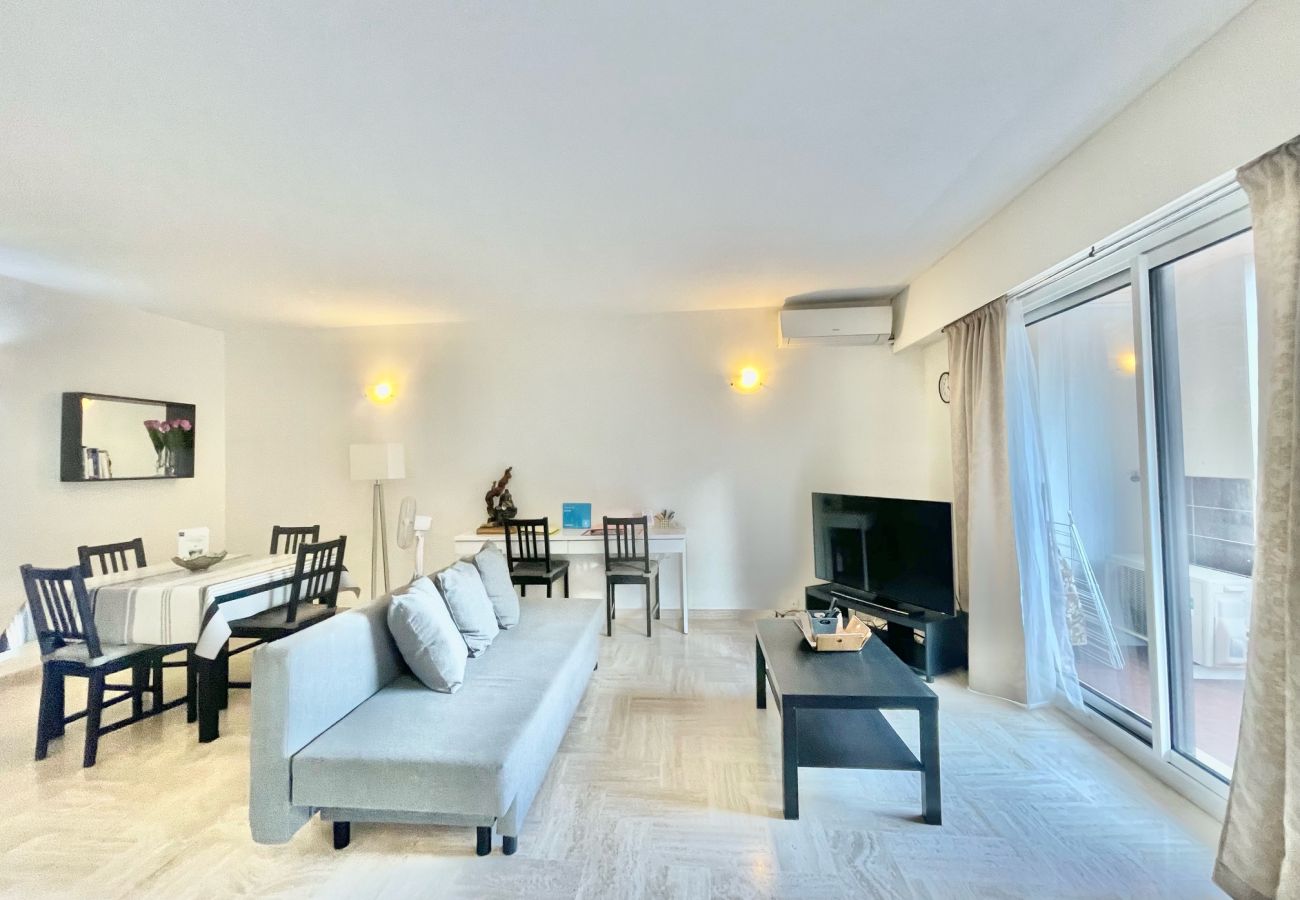 Apartment in Cannes - Arènes