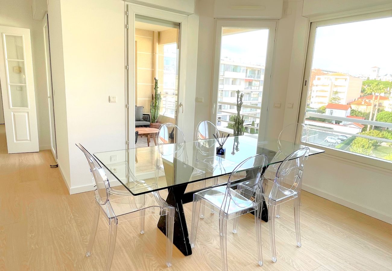 Apartment in Cannes - Alba DeLuxe - 3 Bedroom Pointe Croisette