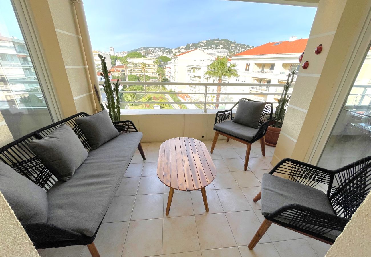 Apartment in Cannes - Alba DeLuxe - 3 Bedroom Pointe Croisette