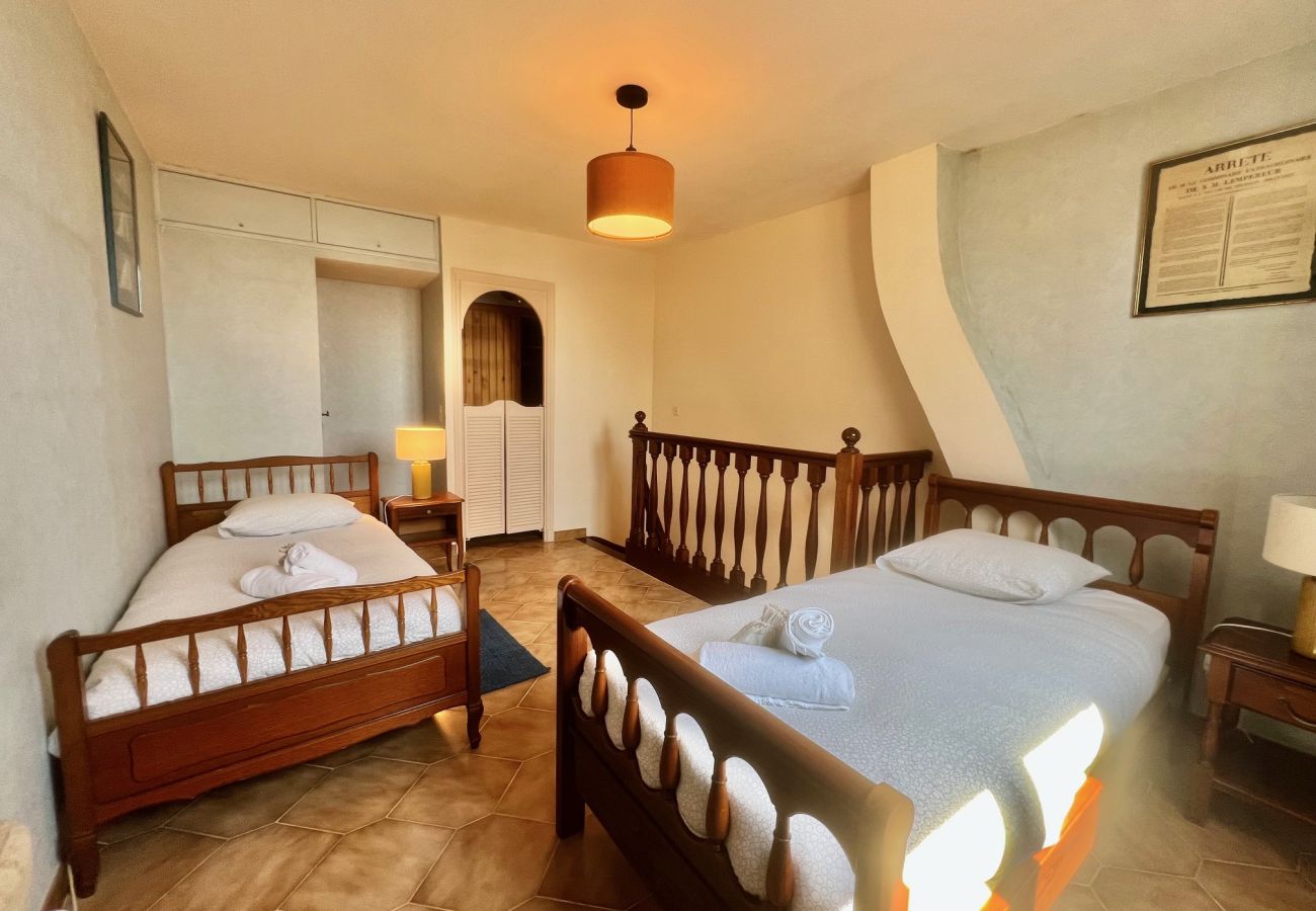 Apartment in Cannes - Belle-époque apartment 3 bedrooms with sea view by
