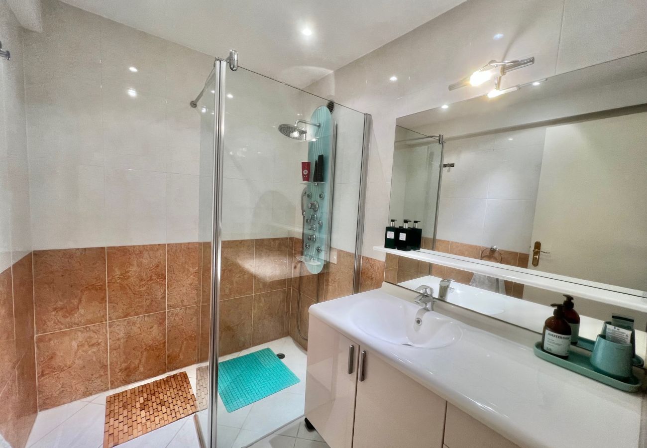 Apartment in Cannes - Cocon d'Azur 2bedrooms apartment - city center