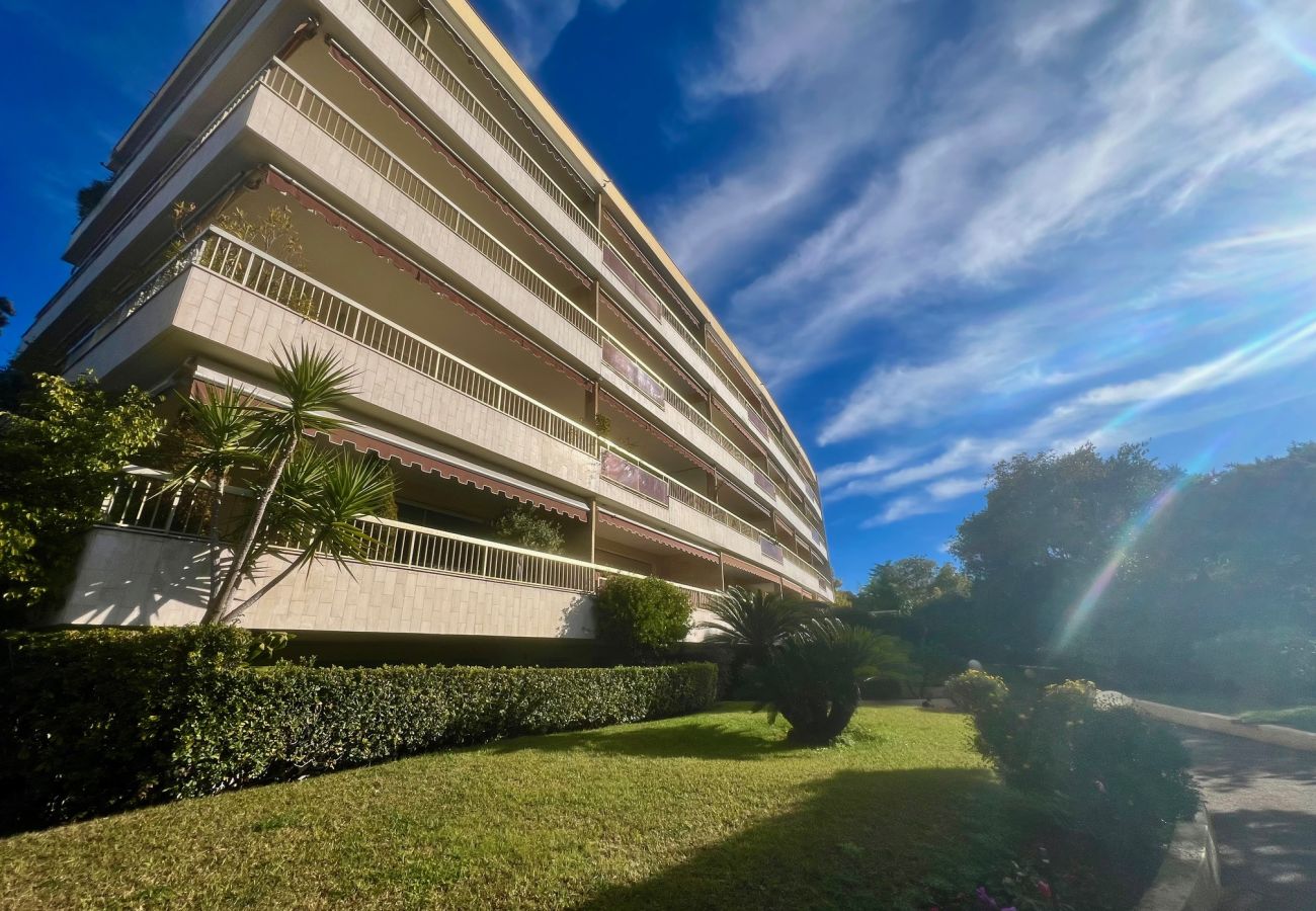 Apartment in Cannes - June apartment 2 bedrooms with pool