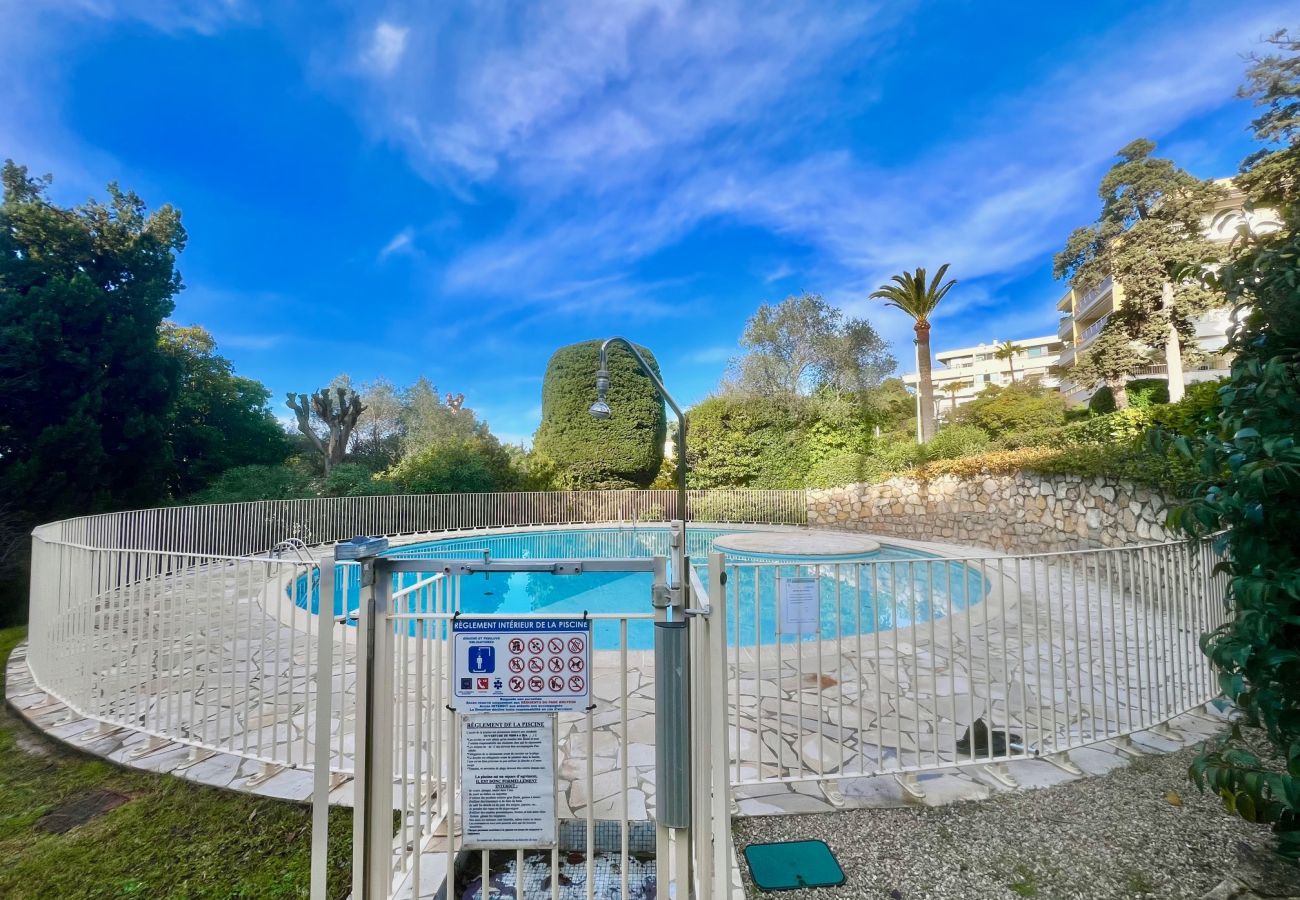 Apartment in Cannes - June apartment 2 bedrooms with pool