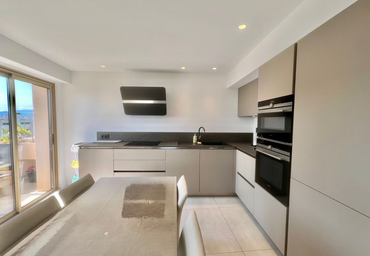 Apartment in Cannes - Horizon Bleu appartement vue mer & port Canto