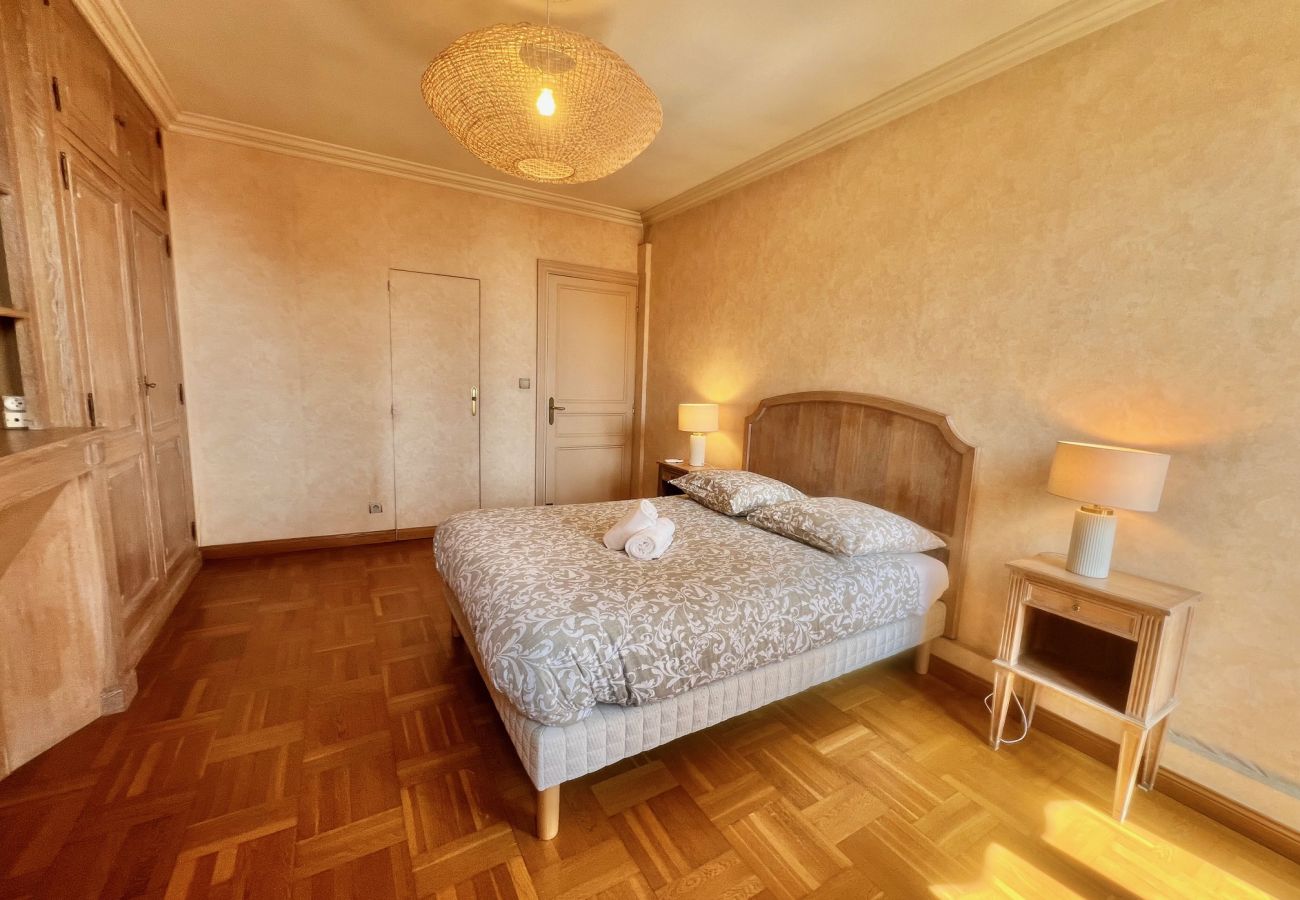 Appartement à Cannes - Belle-époque apartment 3 bedrooms with sea view by